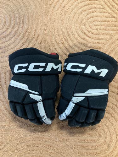 Black Junior CCM Next Gloves 11" (Used)