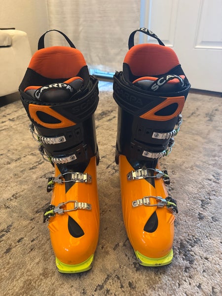 Scarpa Freedom RS Alpine Touring crossover Ski Boots – 29.5 – Carbon Core – Tech & Alpine Compatible