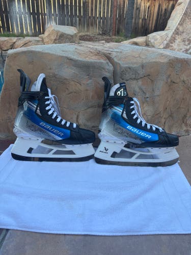 2025 Bauer Vapor Flylite Hockey Skates Regular Width Pro Stock 9 (New)