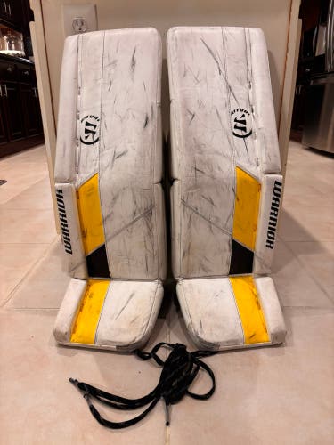 28" +1” Warrior Ritual G5 Goalie Leg Pads (Used)