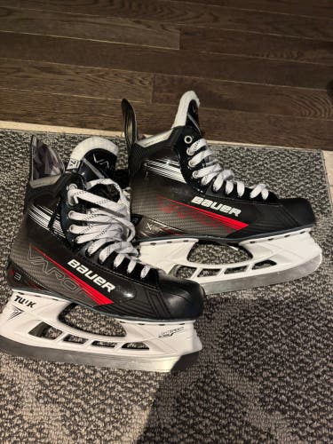 2022 Bauer Vapor X3 Hockey Skates Regular Width 7.5 (Used)