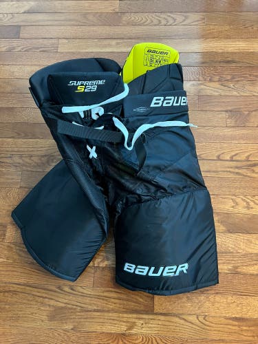 Senior Medium Bauer Supreme S29 Hockey Pants (New)