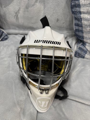 Junior Medium Warrior R/F1 Goalie Mask (Used)