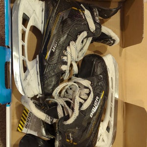2023 Bauer Supreme M5 Pro Hockey Skates Size 4 (Used)