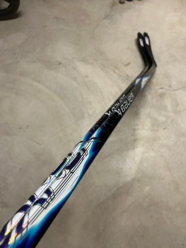 Intermediate Bauer Vapor Flylite Left Hand Hockey Stick P92 55 Flex (New)