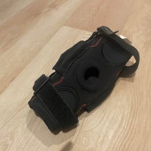 Shock Doctor Men's Ultra Knee Support with Bilateral Hinges