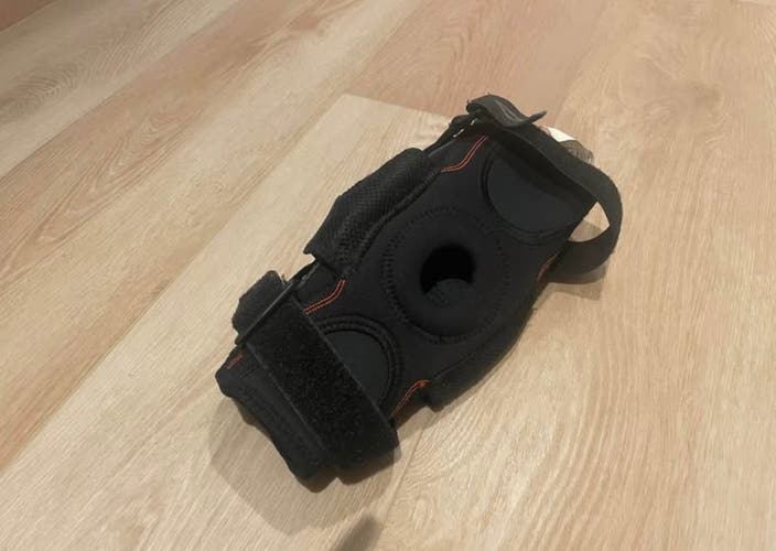 Shock Doctor Men's Ultra Knee Support with Bilateral Hinges