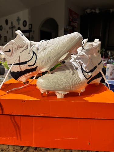 White Men's Size M 11.5 (W 12.5) Nike Alpha Huarache NXT Metal (New)