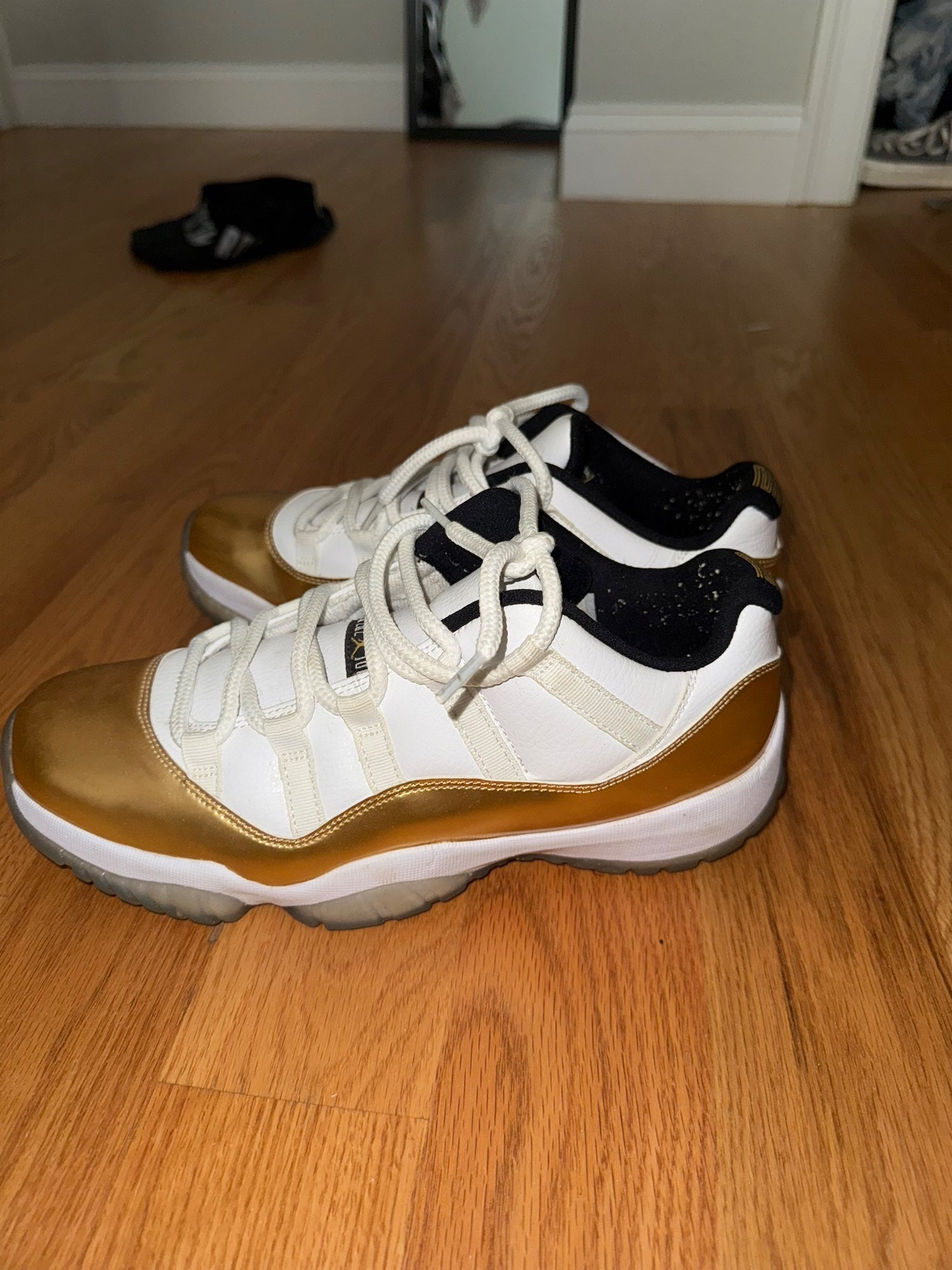 nike kobe 11 mens brown