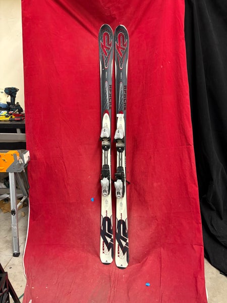 Skis: K2 Apache Sidewinder skis, 174cm. Bindings: Marker, binding Range: 268-333mm