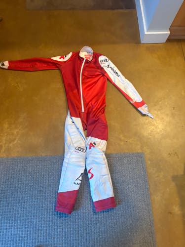 Medium WC Austria Sl suit