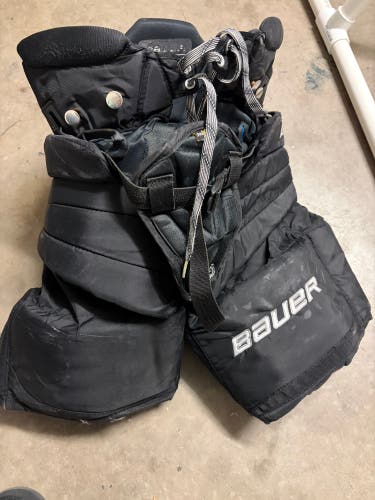 Intermediate Small Bauer Hockey Goalie Pants (Used)