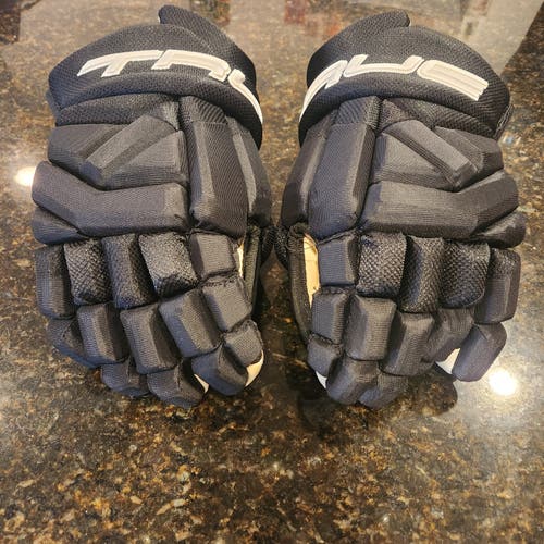True Catalyst 9x3 Gloves 14" Pro Stock (New)