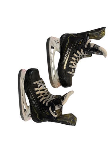 Used Bauer SUPREME M40 Intermediate Hockey Skate Intermediate 4.5 11873-S000227668