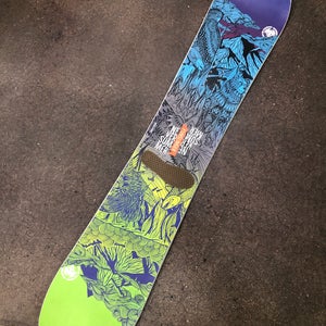 2017 Men's 154cm Never Summer Funslinger Snowboard | Without Bindings (Used)