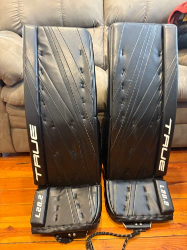 34" True L20.2 Goalie Leg Pads Pro Stock (Used)