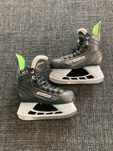 Used Junior Bauer XLS Hockey Skates Size 2