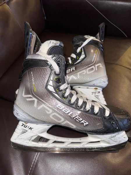 Pro Stock Bauer Vapor Hyperlite Hockey Skates
