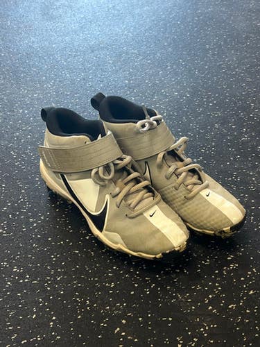 Used Nike FORCE TROUT 7 BB/SB Cleats Grey Junior 05 11849-S000036054