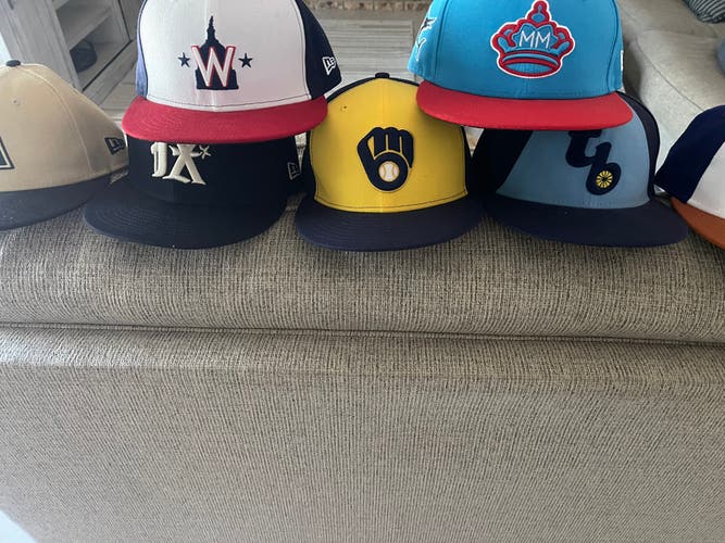 Kids Unisex 6 7/8 New Era Hat (Used)