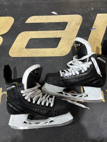 Senior CCM AS-550 Hockey Skates 7 (Used)