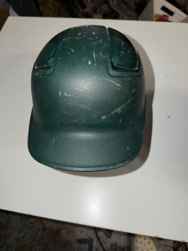 Size 7 1/4 - 7 3/4 Easton Gametime Batting Helmet (Used)