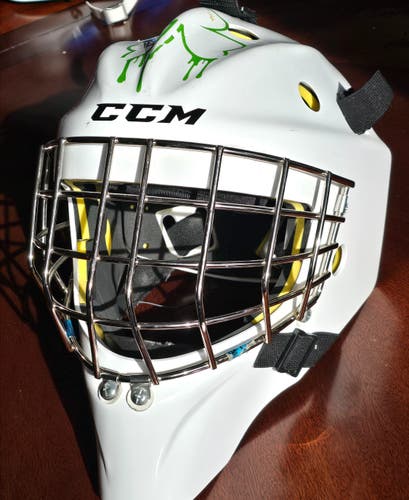 Junior 2022 CCM Axis 1.5 Goalie Mask (Used)