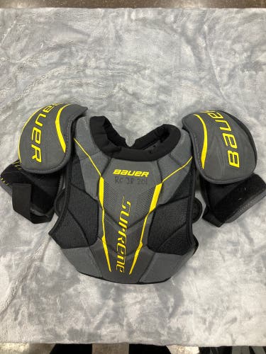 Small Junior Bauer Supreme S150 Shoulder Pads (Used)