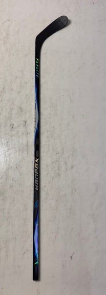 Senior Bauer Vapor Flylite Right Handed Hockey Stick P28 65 Flex (New)