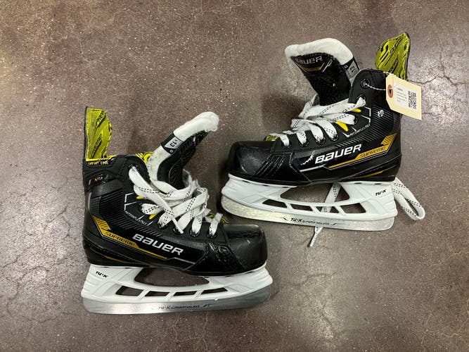 Youth Bauer Supreme M4 Hockey Skates Regular Width 13 (Used)