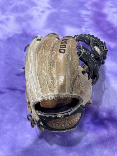 Brown Wilson A2000 RH Infield Baseball Glove 11.75" (Used)