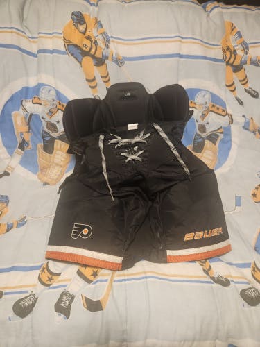 Junior Large Bauer Nexus Hockey Pants (Used) Flyers