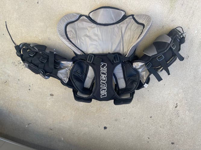 Medium Vaughn Velocity V9 Goalie Chest Protector (Used)