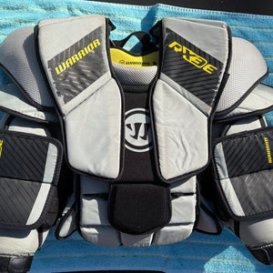 Used Int S/M Warrior Ritual RX3 E Goalie Chest Protector