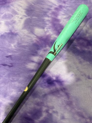 Victus Tatis Maple Bat Maple 32" (Used)