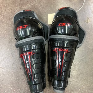 Youth CCM QuickLite 230 Shin Pads 8" (Used)