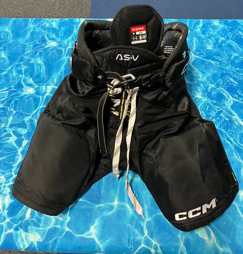 Junior Large CCM Tacks AS-V Hockey Pants (Used)