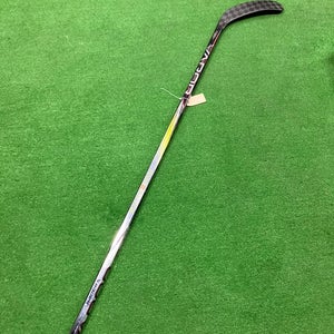Senior Bauer Vapor Hyperlite 2 Hockey Stick Left Hand P92M 87 Flex (Used)