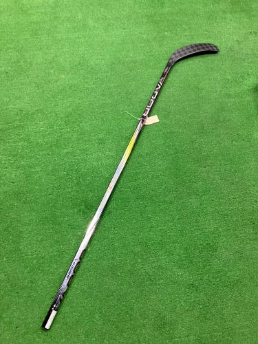 Senior Bauer Vapor Hyperlite 2 Hockey Stick Left Hand P92M 87 Flex (Used)