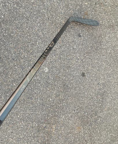 Junior Warrior Covert QR6 Pro Hockey Stick RH 50 Flex W03 | 59"