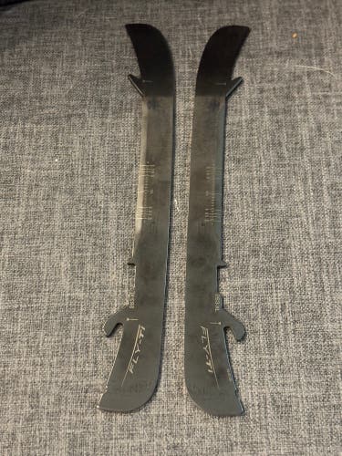 Bauer Fly Ti Pro Stock Hockey Steel Runner 263 XL Brand New