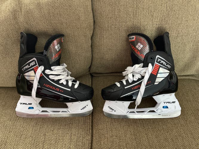 True HZRDUS 5x Hockey Skates Regular Width 7.5 (Used)