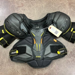 Medium Junior CCM Tacks 9080 Shoulder Pads (Used)