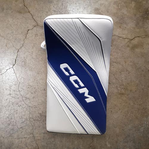 Used CCM E FLEX 6.9 Regular Goalie Blocker