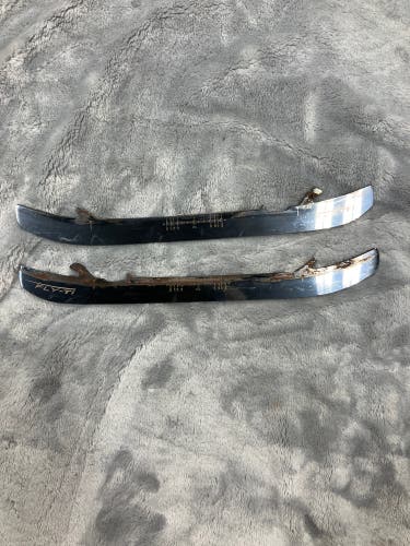 Bauer Fly-Ti Replacement Steel Blades 238 mm (Used)