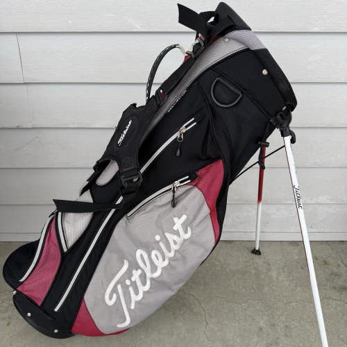 Titleist 6 Way Dividers Carry Stand Golf Bag Dual Straps Red Gray Black