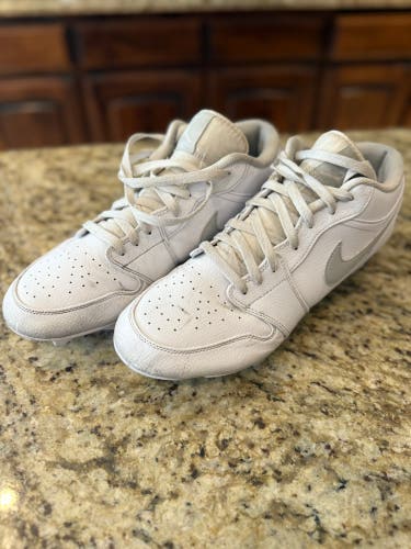 Men's Size 13.0 (W 14.0) Air Jordan Low Top Molded Cleats (Used)