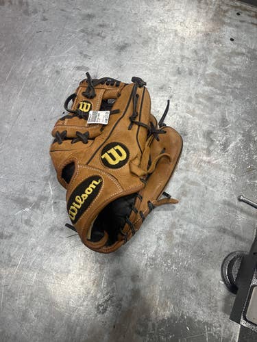 Used Wilson A950 BB/SB Glove RH Throw Brown 11 1/2" 11337-S000478317
