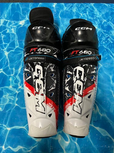 Senior CCM JetSpeed FT680 Shin Pads 15" (Used)