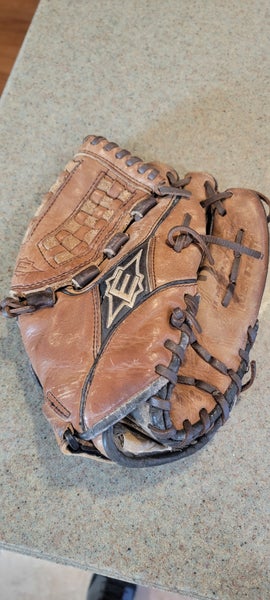 Easton RH Baseball Glove 11.5" (Used)